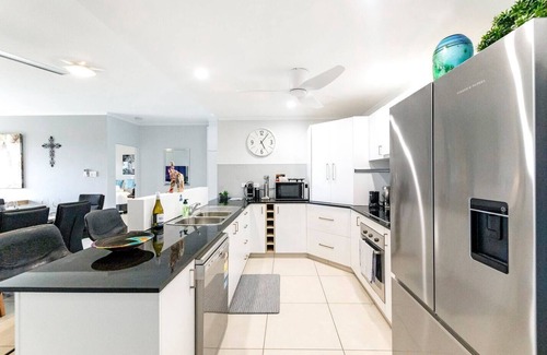Darwin City Centre Apartment | Larrakeyah Grand Sea View Balcony Haven with Pool