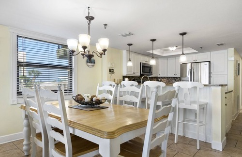 Madeira Beach Condo | 🌅 Las Brisas #207 — Gulf Front Corner Condo with Balcony & Room for 9