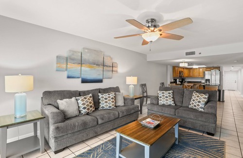 Madeira Beach Condo | 🌅 Las Brisas #305 — Updated 3BR Gulf Front Condo with Balcony & Room for 10