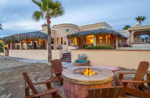 Las Conchas Villa | Las Conchas Beach Front Villa 1-15 Bedrooms- Kayaks-Tennis-Fun