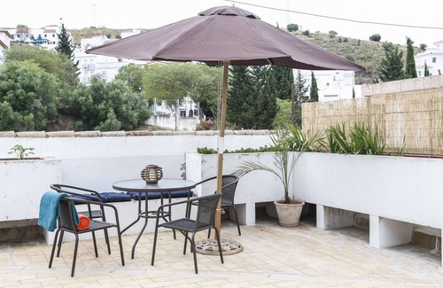 Arcos de la Frontera Condo | Las Nieves House II. Quiet, Central and Bright Apartment with Terrace