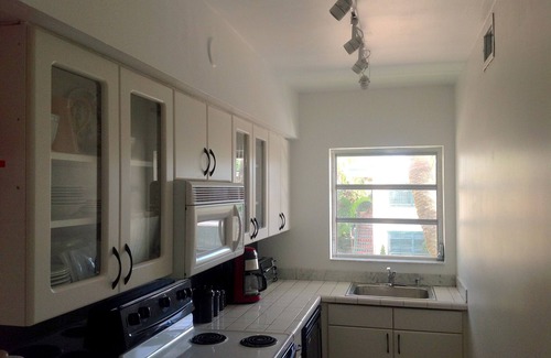 Nurmi Isles Condo | Las Olas 2-bedroom condo overlooking canal in sunny, tropical Ft Lauderdale