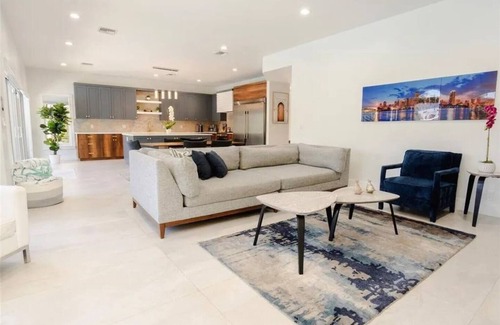 Seven Isles Villa | Las Olas Waterfront Villa