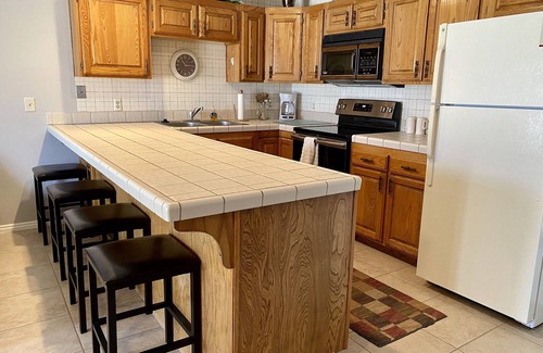 St. George Condo | Las Palmas Spectacular View-Elevator, Washer-Dryer, No Resort Fees - Great RATE!