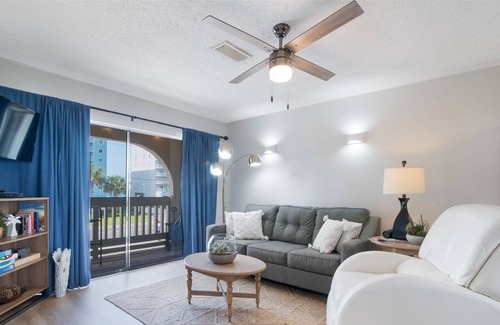 Gulf Shores Condo | Las Palmas - The Good Life - Unit 123