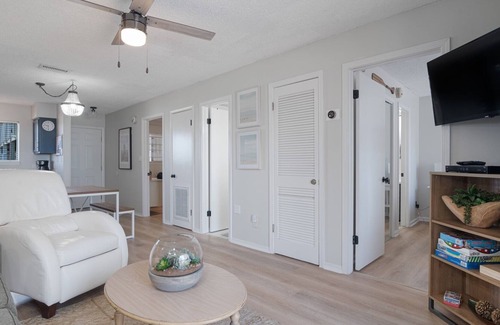 Gulf Shores Condo | Las Palmas - The Good Life - Unit 123