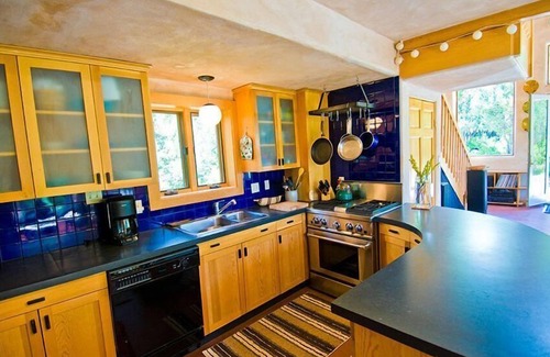 Arroyo Seco House | Las Posadas El Salto, above the town of Arroyo Seco, 8 mi To TSV, 8 m to Taos.
