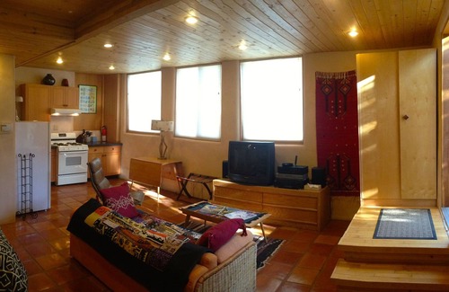 Arroyo Seco House | Las Posadas El Salto, above the town of Arroyo Seco, 8 mi To TSV, 8 m to Taos.