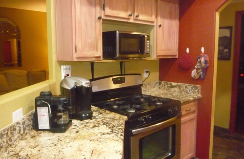 Enterprise Condo | Las Vegas Blvd. tropical resort guard gated condo/Pool/Spa/Gym/Tennis/pet/ADA