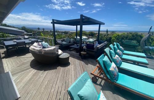 Plettenberg Bay Villa | Lasalle holiday home (Sun, Beach, Views, Fun for everyone!)
