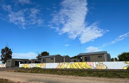 Lascelles Apartment | LASCELLES WAGON INN PET FREINDLY Entire unit 2