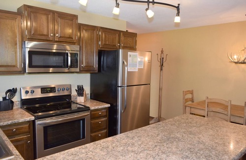 Red River Cabin | Last Chance - In Town - Pet Friendly! - Satellite - Gas Grill - Gas Fireplace -