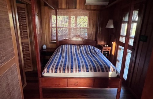 Gales Point Villa | Last Frontiers