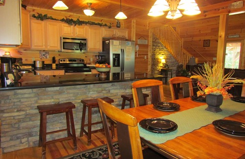 Gatlinburg Cabin | Last Min Special for August, Perfect Location, light #2 on parkway, Flat Parking