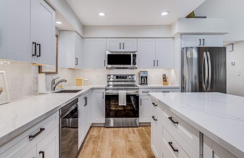 Kihei Condo | LAST MINUTE AVAILABILITY IN APRIL $ 100/Night DISCOUNT! 2 BR Ma'alaea Surf B4