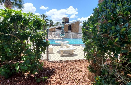 New Smyrna Beach House | 🧜‍♀️Last Minute Deals 🌴SLEEPS 7-POOL-CLOSE 2 FLAGLER🐬n GARAGE