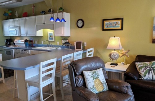Pensacola Beach Condo | Last minute discounts - Steps to the Bay - Baywatch A1
