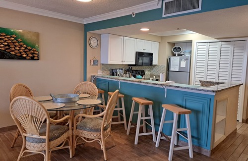 Myrtle Beach Condo | Last Minute Discount 20% ☆ Sep 27-Oct 4 is open! Desirable Area -♡- 77th Ave N