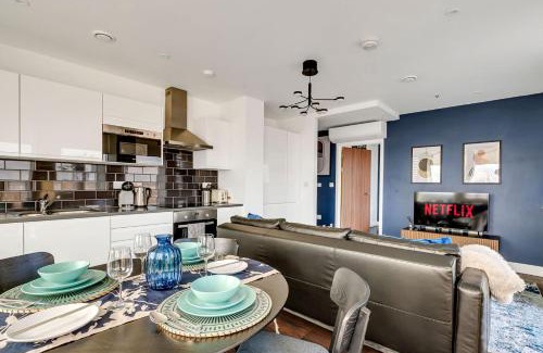 Merton Apartment | Last-Minute Escape l Sleeps Up to 6 l Stylish City Views Near Station by Capital Retreat Short lets & Serviced Accommodations