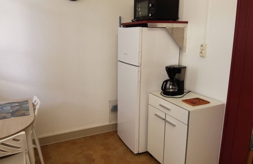 La Tranche-sur-Mer Apartment | Last Minute! Beachside Apartment for 2/3 with Terrace, Parking, BBQ in La Tranche-sur-Mer