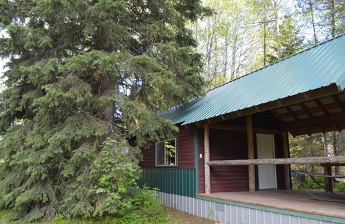 Essex Cabin | Last minute Plan to Glacier Guest Cabin Sauna
