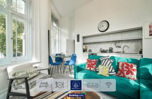 Dartmouth Park Apartment | Last-Minute Reserve l Sleeps Up to 4 Guests l Flat 1 l One-Bedroom Apartment with King Bed and High Ceilings Near Camden by Live London Short Lets & Serviced Accommodation