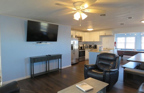 South Nags Head House | Last minute special/Ocean Front/Pool, Pool Table/pet friendly