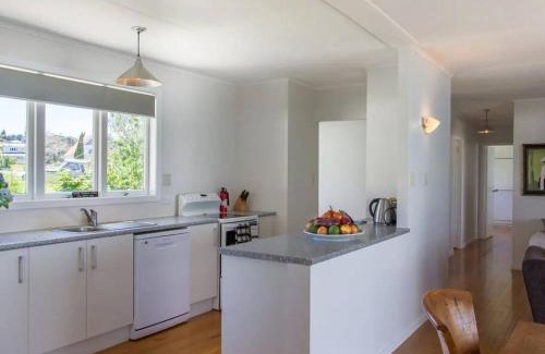 Russell House | LAST ON THE STRAND, RUSSELL - The BOATHOUSE