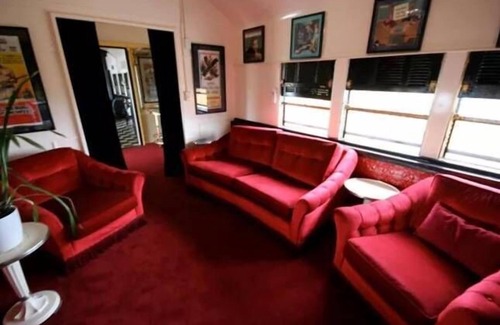 Wallaroo House | Last Stop Ambledown Brook Train 4786