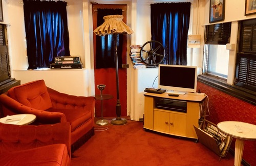 Wallaroo House | Last Stop Ambledown Brook Train 4786