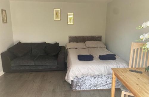 Little Hallingbury House | Latchmead