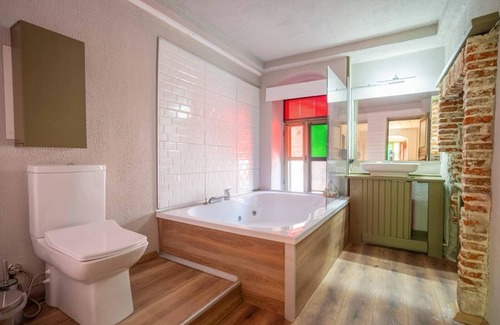 Ayvalik City Center House | Latibule Macaron Guest House