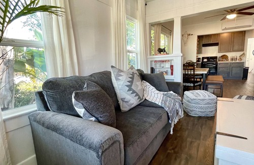 Logan Heights House | Latin Charm and Local Comfort -NEW- 5 minutes to Downtown! Near MTS