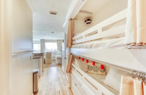 Fort Bay Apartment | Latitude 29 #15