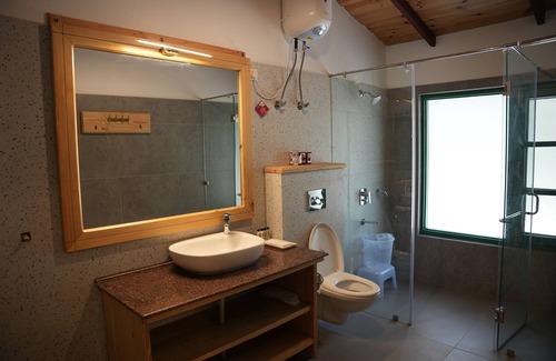 Naukuchiyatal Hotel | Latitude 29 by The Lake Resort