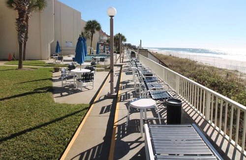 Fort Bay Condo | Latitude 29! Spectacular oceanfront views!1BD/2BA. Sleeps 6