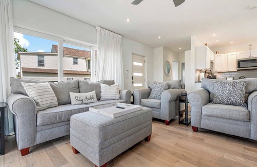 Scarborough House | Latitude Adjustment – Walk to Beach & Dining!
