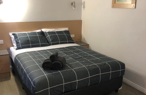 Pegs Creek Hotel | Latitude20 Cattrall Park Motel