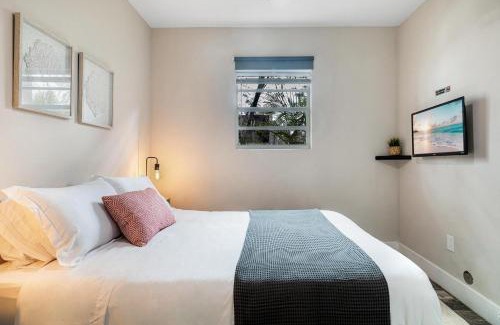 Poinciana Park Apartment | Lauderdale Bliss - Mins to Las Olas & Beach