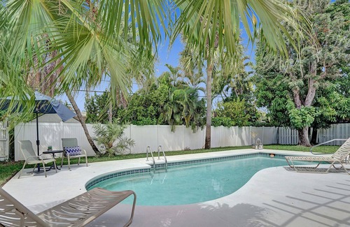 Oakland Park House | Lauderdale!* NEW! 2/2 pool home. Sleeps 6-8! 5 minutes to beach!