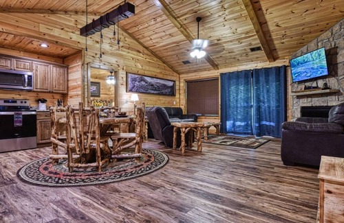 Cosby Cabin | Laura Bell on Cosby Creek East Tennessee