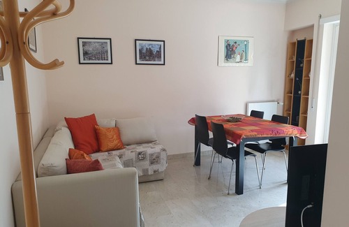 Appio Latino Apartment | Laura's RHome entire apartment, close to metro and well connected to downtown