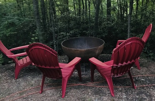 Gatlinburg - Pigeon Forge Cabin | Laura’s Hideaway is a Smoky Mt Gem - secluded yet close to all the action!
