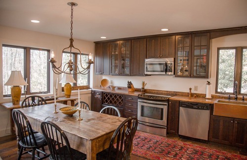Lake Sequoyah House | Laurel Cottage- Close to Downtown Charming A-Frame Retreat