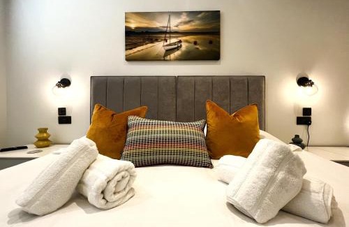 Sandown House | Laurel Cottage
