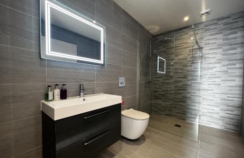 Sandown House | Laurel Cottage