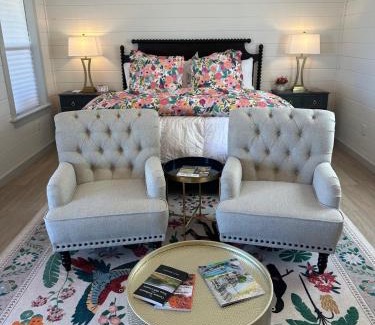 Fredericksburg House | Laurel Court Cottages- A Pickleball Getaway