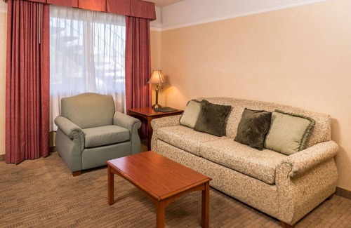 Salinas Hotel | Laurel Inn Motel