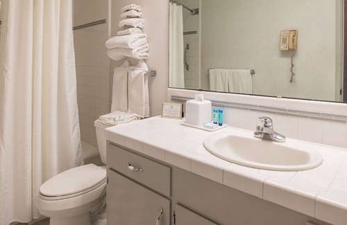 Salinas Hotel | Laurel Inn Motel