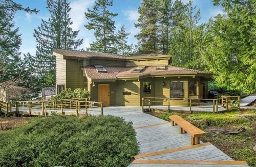 Friday Harbor House | Laurel Point - Friday Harbor on Beautiful San Juan Island